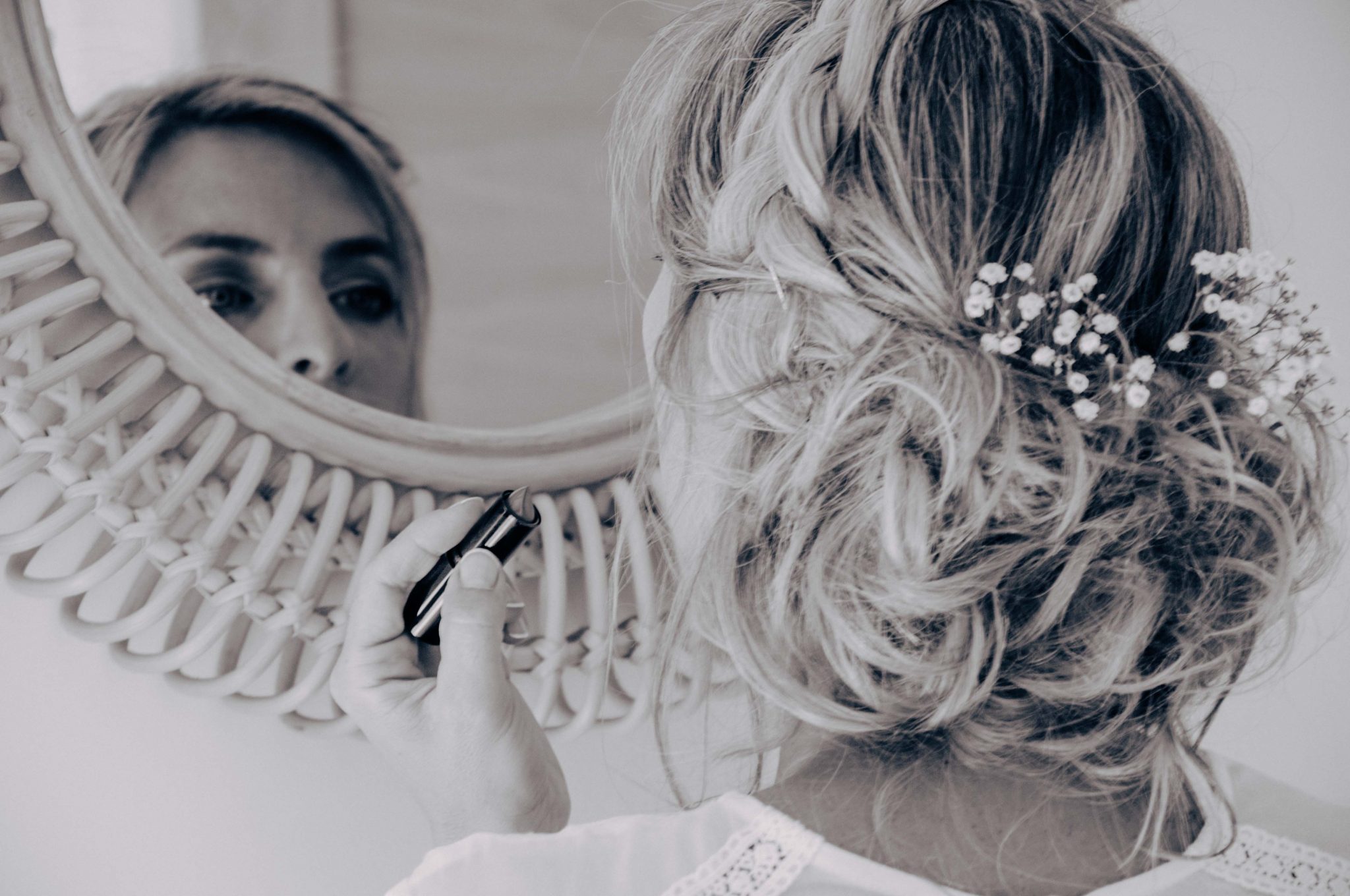 Photographie de portrait, mariage, préparatifs, maquillage, photographie en noir et blanc
